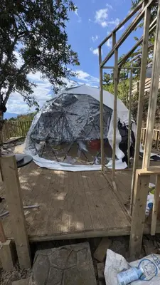 a igloo is being built in a house at Glamping in Titiribi in Titiribí