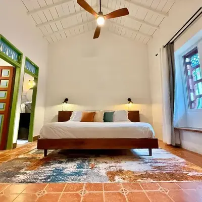 Elegant Colonial Walkable Casa