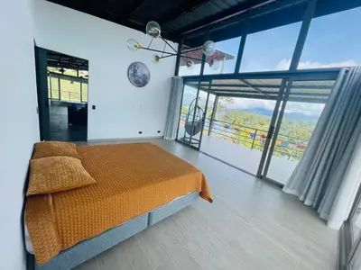 Gallery image of Casa garuda, hermosa cabaña con vista a la piedra de El Peñol in La Pradera
