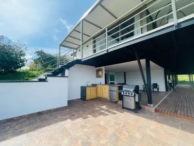 Gallery image of Casa garuda, hermosa cabaña con vista a la piedra de El Peñol in La Pradera
