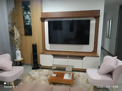a living room with a large flat screen tv at Apartamento Moderno con piscina en Medellín Itagüí - sur in Estación El Salto