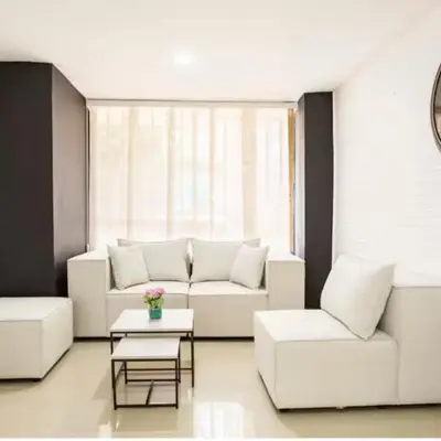 Group Stay in Poblado - Walk Everywhere - King Bed