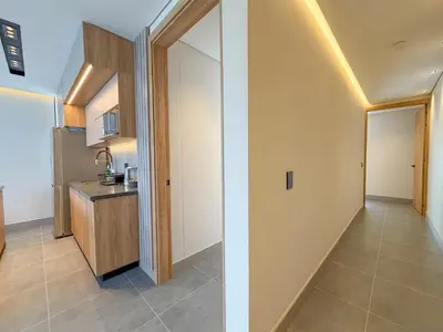 a kitchen with a sink and a counter in a room at Apartamento de lujo a 3 minutos del Aeropuerto JMC 101 in Rionegro