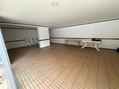 an empty room with a table and chairs in it at Hermoso apartamento amoblado Sabaneta1309 in Sabaneta