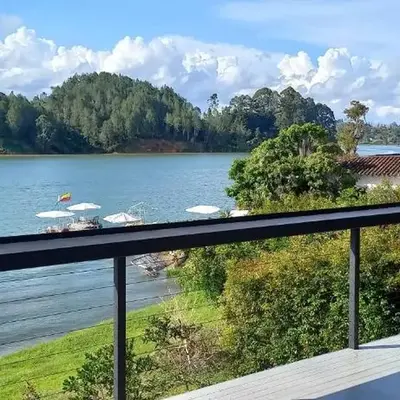 Villa Lake Blue