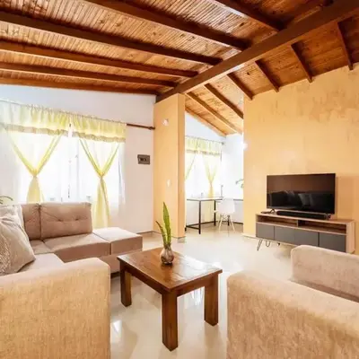 Spacious House with Garden & View over Medellin