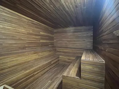 a wooden sauna with a wooden floor and ceiling at Apartamento Familiar en Sabaneta cerca al parque in Sabaneta