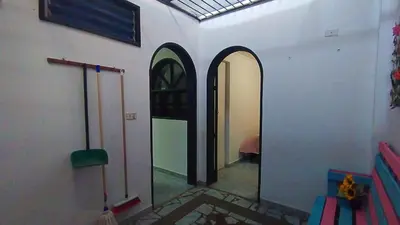 a hallway with two mirrors in a room at Apartamento Rionegro, cerca de San Nicolas in Rionegro