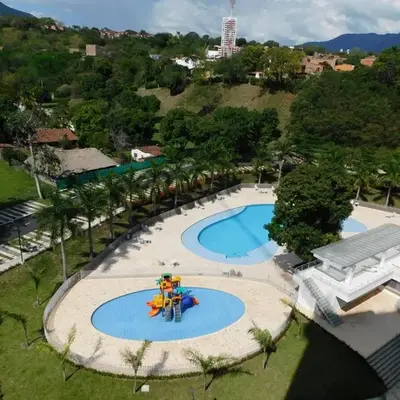 Apartasol vacacional con Piscinas en Santa Fe de Antioquia