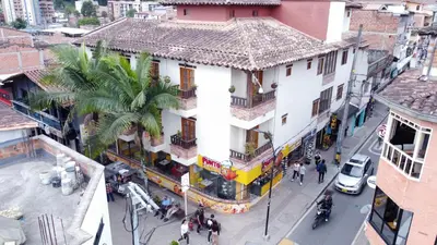 an overhead view of a city street with buildings at Apartamento tipo loft in Guarne