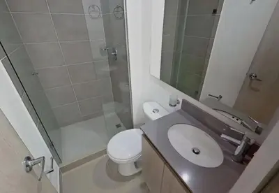 a bathroom with a toilet and a sink and a shower at Hospedaje, Nórdica,Medellin,Turosmocolombia-fit in Bello