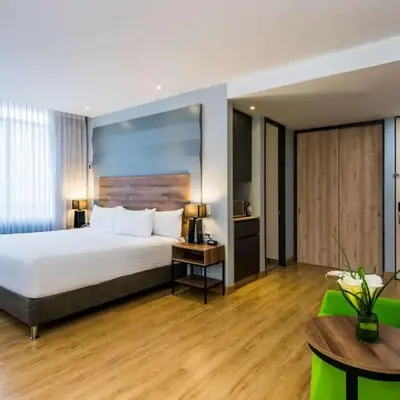 La Quinta by Wyndham Medellin