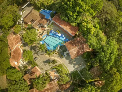 an overhead view of a house with a swimming pool at Portón de Occidente by Bernalo Hotels in San Jerónimo