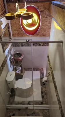 a small bathroom with a toilet in a room at Alojamiento Natural La Cueva de Morgan San Rafael in San Rafael
