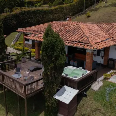 CASA CAMPESTRE MONTECARLO Guatapé- desayuno a pareja
