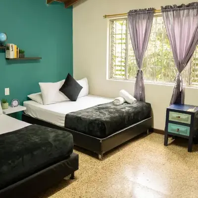 Buntes House-Casa Hotel Laureles-Estadio