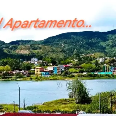 Hermoso apartamento cómodo y tranquilo cerca a todo en Guatapé por días