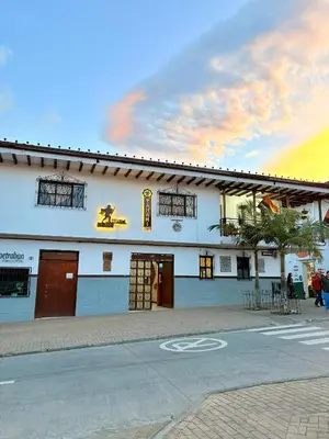 a building on the side of a street at Hotel Tahami in Sonsón