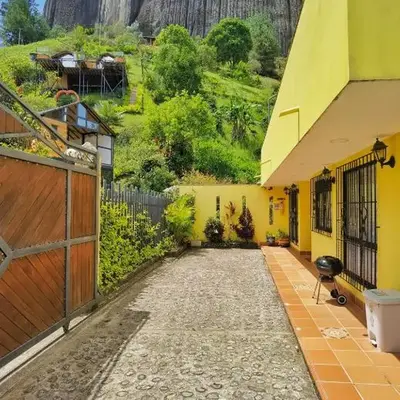 Hermosa casa de campo en GUATAPÉ