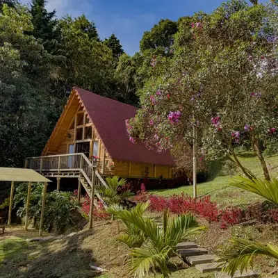 Cabaña con Jacuzzi en Santa Elena