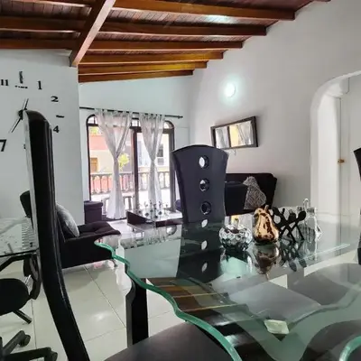 amplio apartamento en envigado