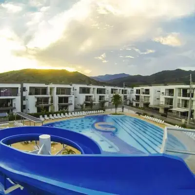 Apartamento vista piscina principal