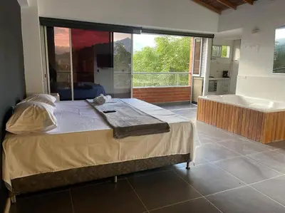 Gallery image of Hermoso loft con jacuzzi y balcon in Envigado