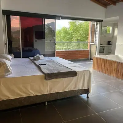 Hermoso loft con jacuzzi y balcon