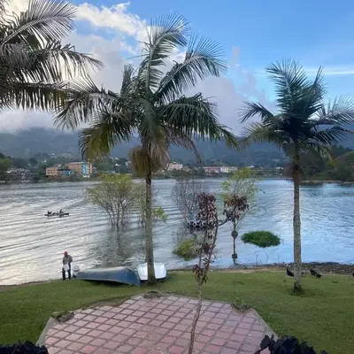 Apartamento con Vista y acceso al lago en Guatape