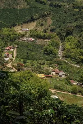 an overhead view of a small village on a mountain at Cabaña La Guitarra in Betania