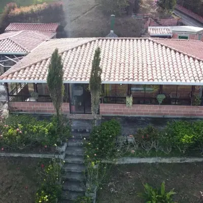 Casa de Campo vía El Peñol Guatapé