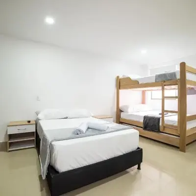 Tu Refugio Acogedor en el corazón de Medellín Hab Privada A